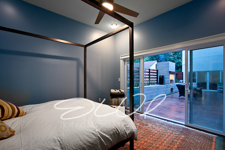 real-estate-bedroom-02