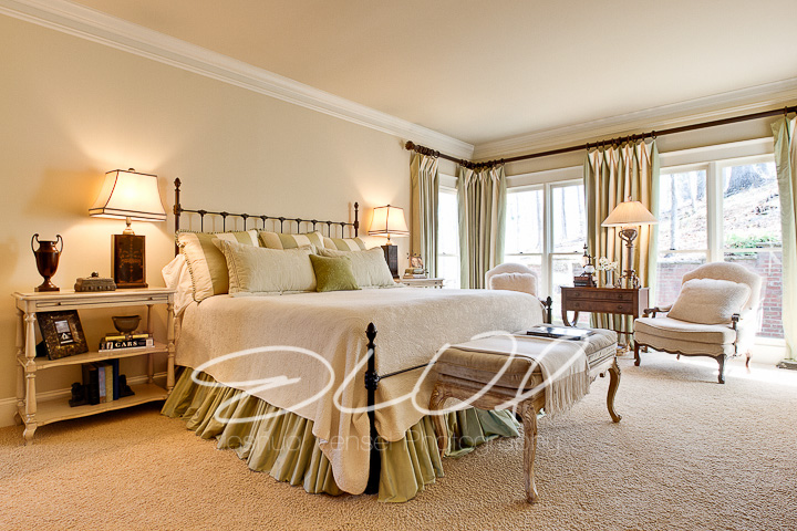 real-estate-bedroom-04