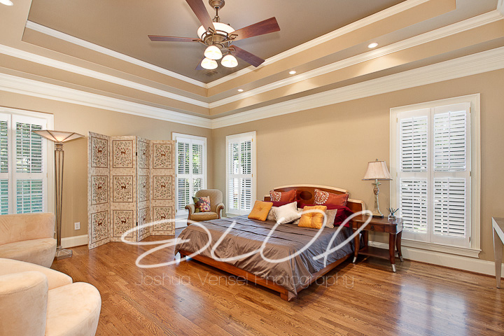 real-estate-bedroom-05